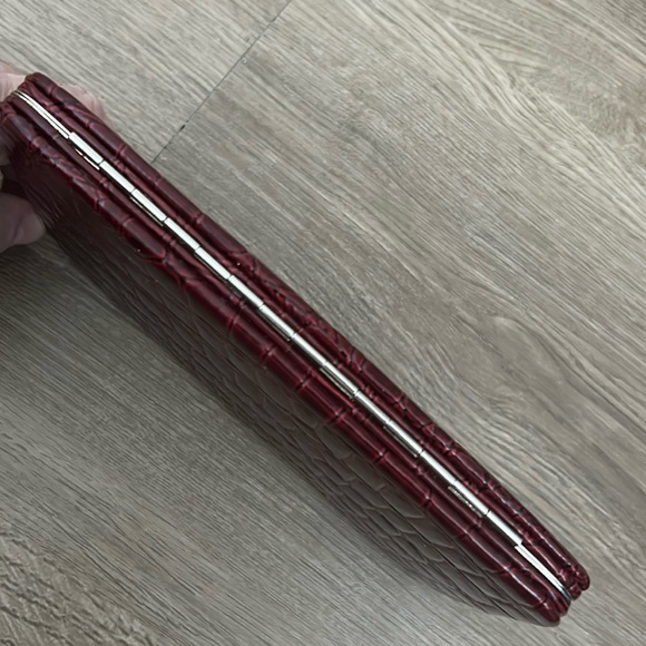 Vintage Faux Crocodile Embossed Deep Red / Burgundy Click Wallet / Clutch - Picture 12 of 16